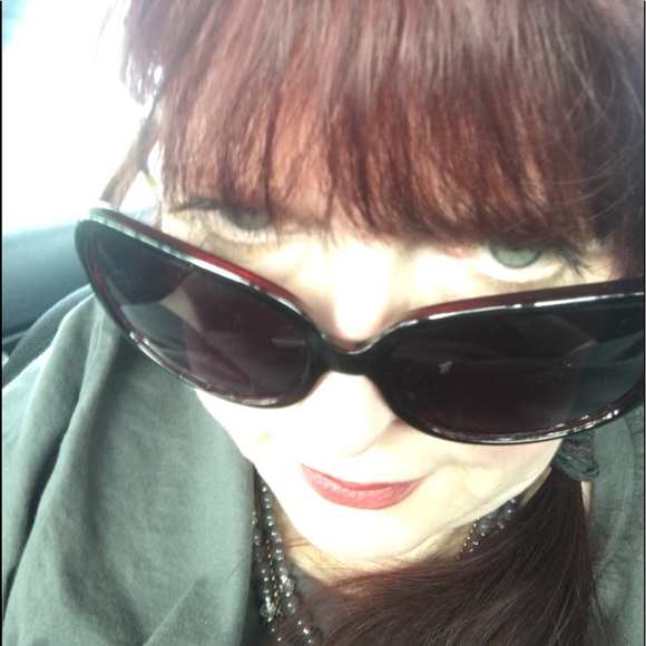 Meet your Posher, Julie - Picture 5 of 5